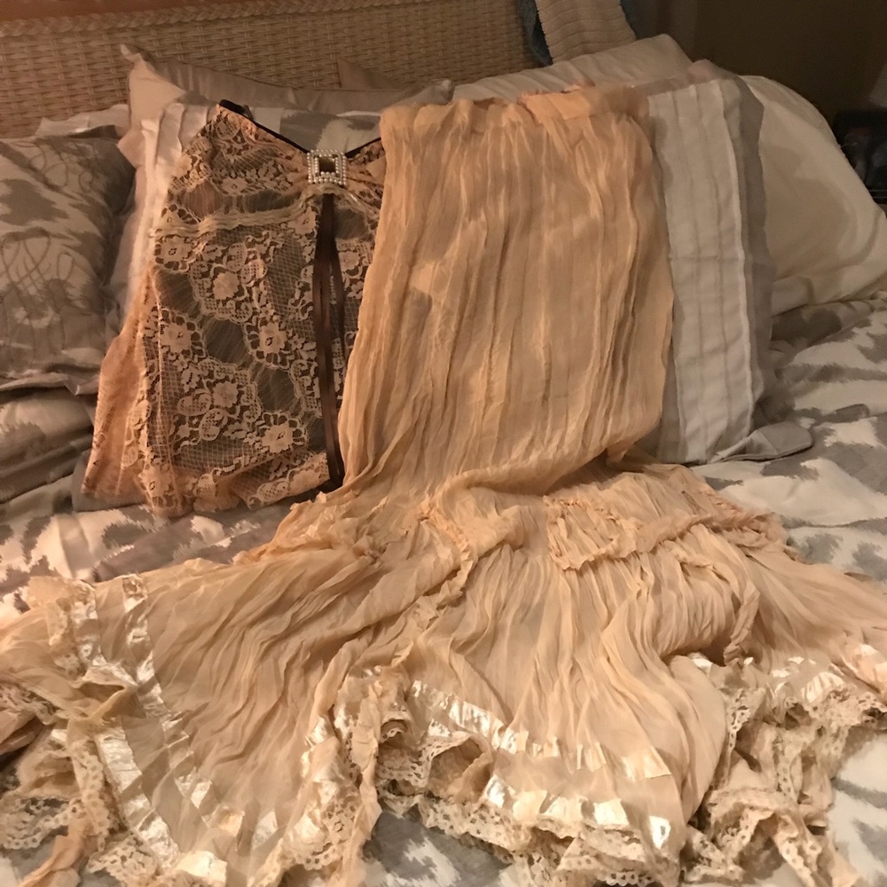 Dress - Picture 4 of 7